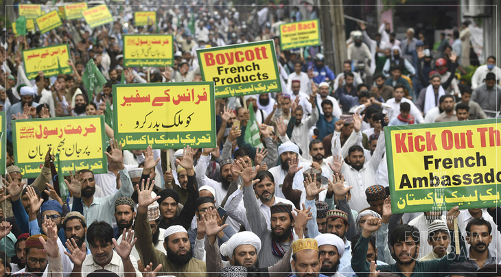 No Paquistão milhares protestam contra a reimpressão do Profeta Maomé pela Charlie Hebdo